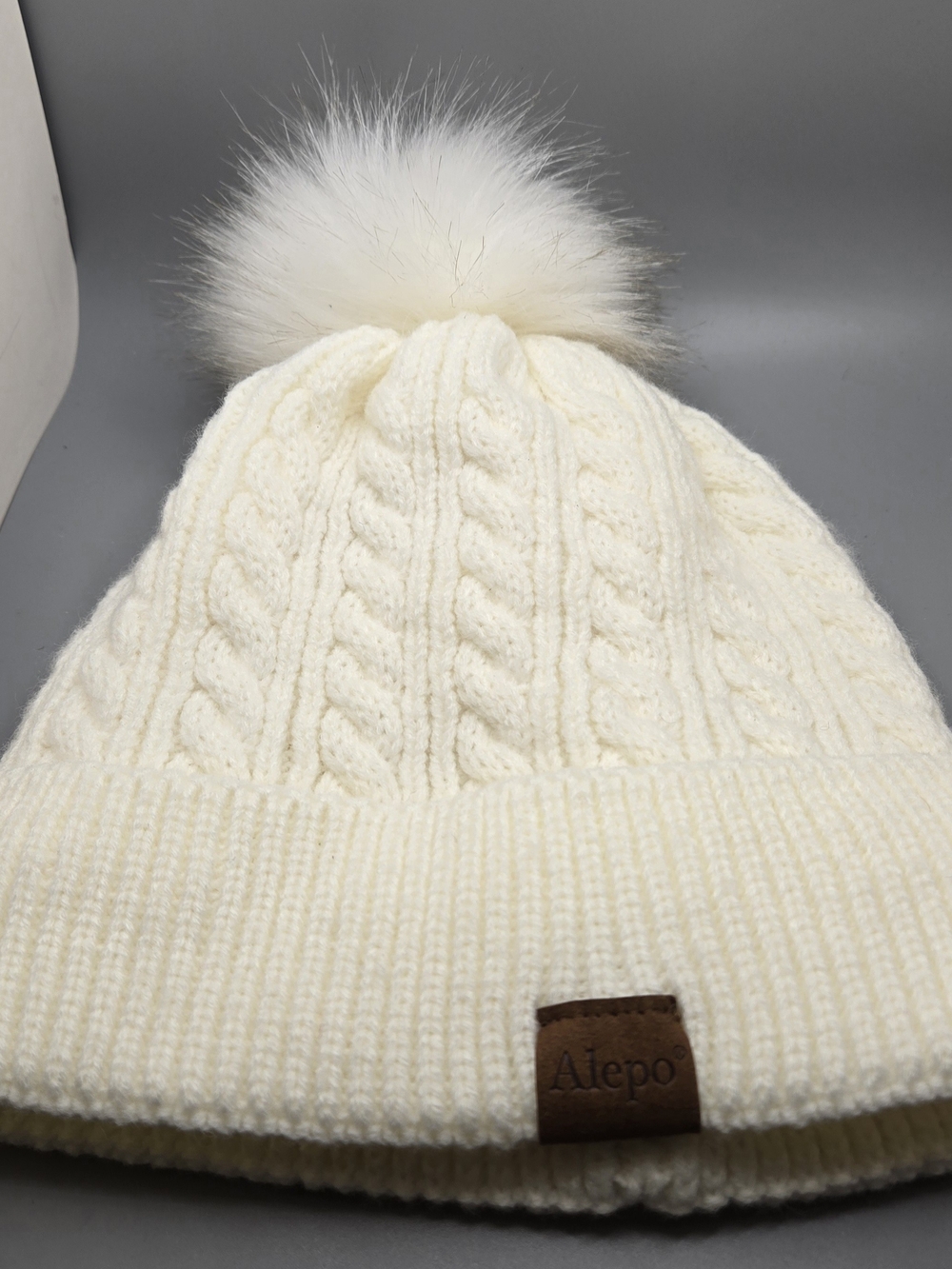 Alepo Cream Cable Knit Winter Beanie w/ White Pom Pom Like New